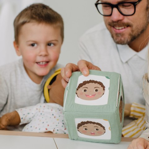 Kostka edukacyjna do nauki emocji zabawka dla dzieci lalka Baby Rubens Barn