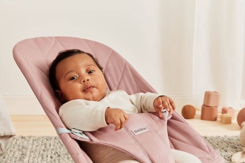 BABYBJORN - leżaczek BLISS Woven, Petal Quilt, Zgaszony róż + Zabawka