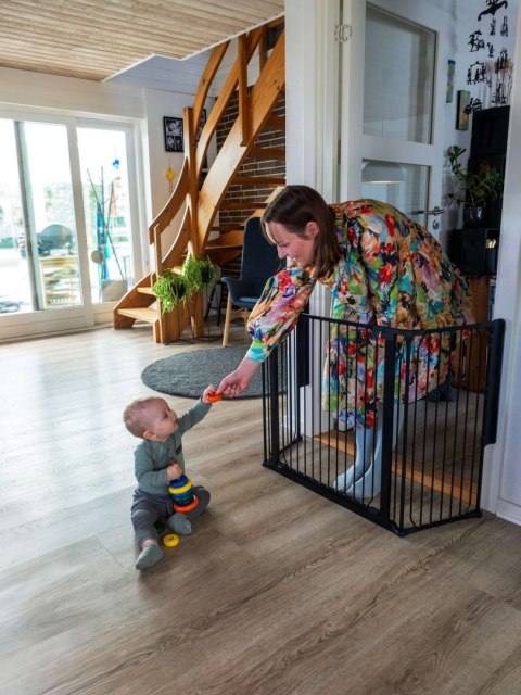 Baby Dan - Bramka ochronna zewnętrzna Carl Wide, czarna