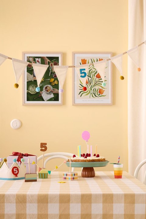 Kid's Concept - urodzinowa girlanda