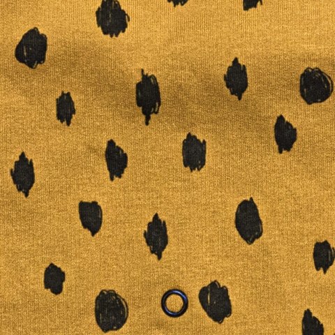 Hi Little One zestaw spacerowy czapeczka, bandanka i zawieszka do smoczka BIO muślin Leopard Mustard
