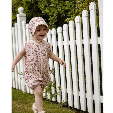 Hi Little One bonetka przeciwsłoneczna z daszkiem BOHO FLOPI Cognac roz L Pom Pom