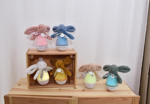 DOUDOU - lampka nocna muzyczna Lapin Doudou Culbuto, Doudou et Compagnie, 16 cm, zielony szałwiowy